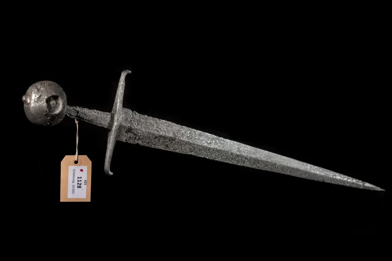 Épée de chevalier provenant du groupe de Castillon © Benjamin Regnier - mairie de Bordeaux