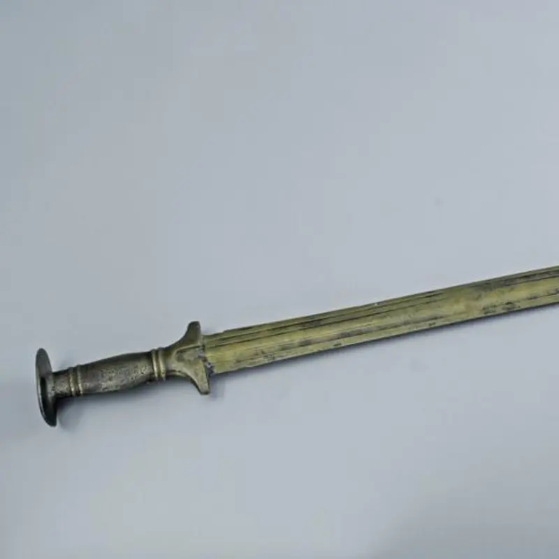 Epée de type Möringen, musée d' aquitaine, n°98.22.1, Bordeaux