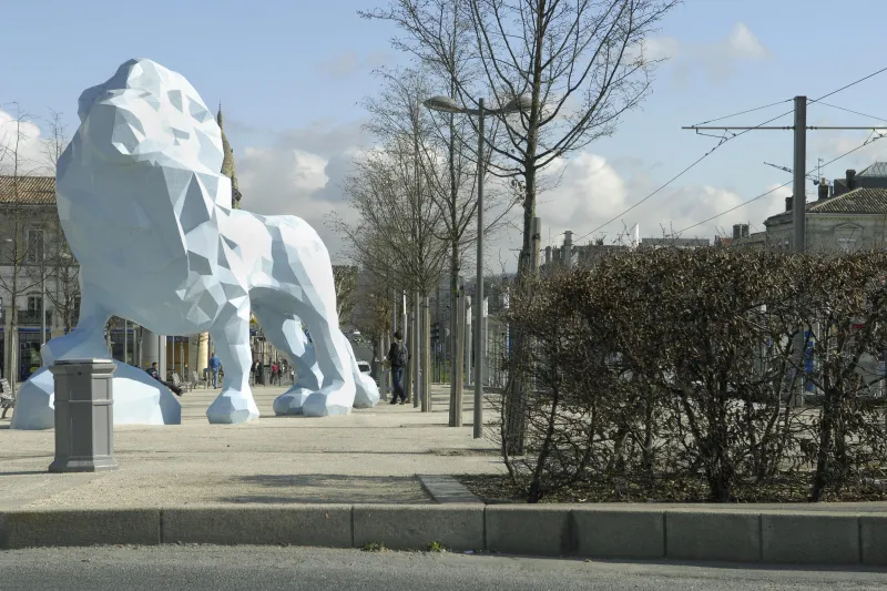 Xavier Veilhan, Le Lion, 2005 © Neble, Armand- mairie de Bordeaux