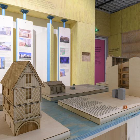 Vue du centre d'interprétation, section Patrimoine vivant. 