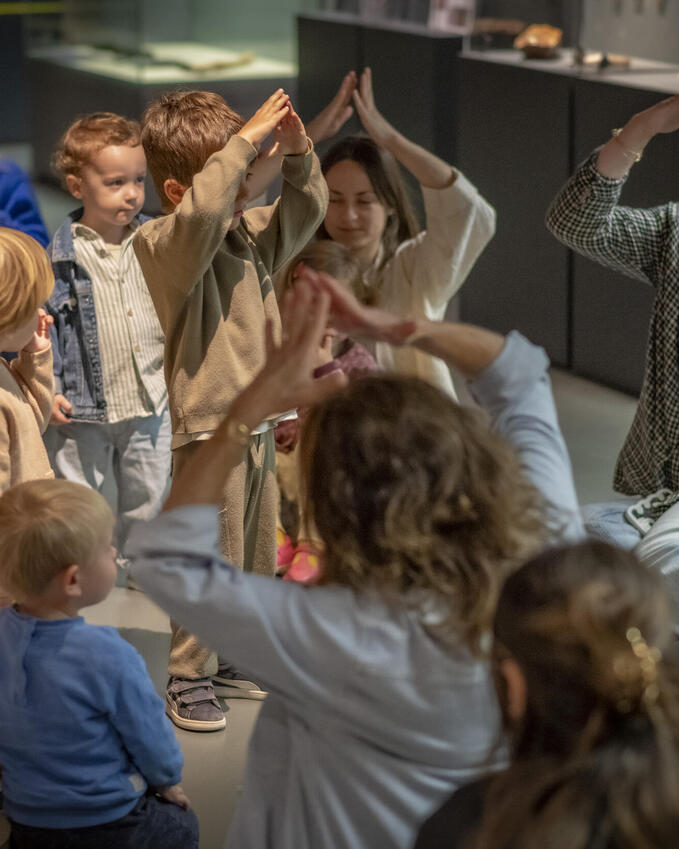 visite polisson photo de plusieurs enfants 