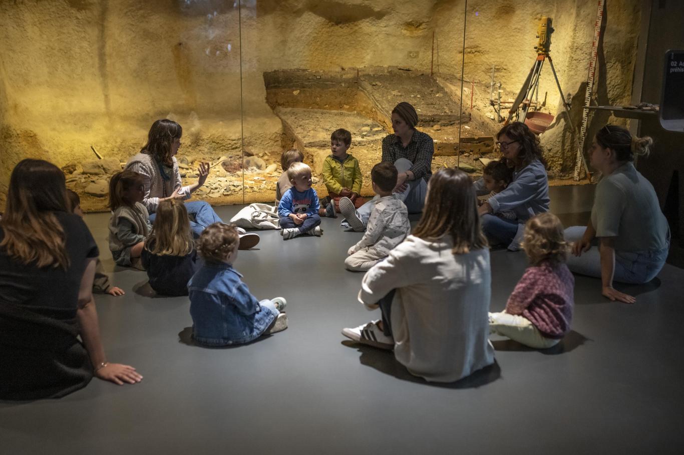 Visite des enfants au musée