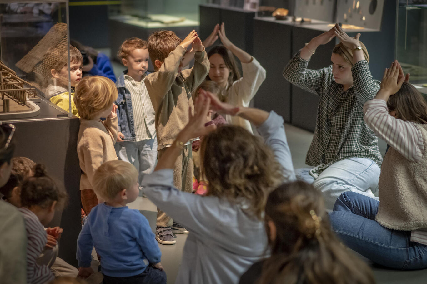 visite polisson photo de plusieurs enfants 