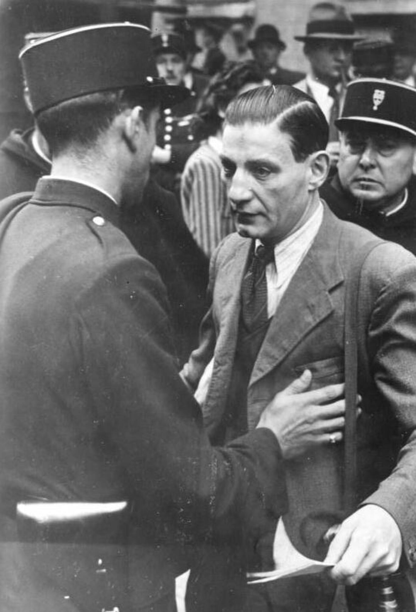 Arrestation de personnes juives, ou considérées comme telles, par la Police française - août 1941