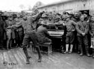 Distraction des militaires américains, Bordeaux, 1918 ©NARA